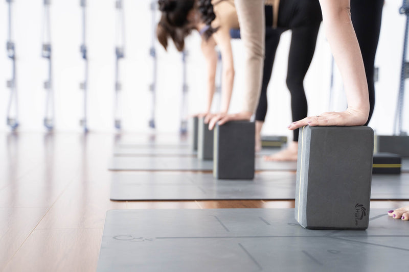 Yoga-Blöcke: Eine Stütze für die Tiefe deiner Praxis